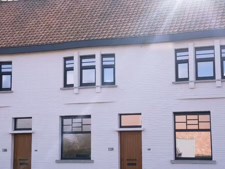 drongenstraat 118 - 9160 lokeren - instapklare  prachtig gerenoveerde rijwoning in een rus