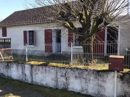 pavillon traditionnel à rafraîchir dans la commune saint-martin-le-mault