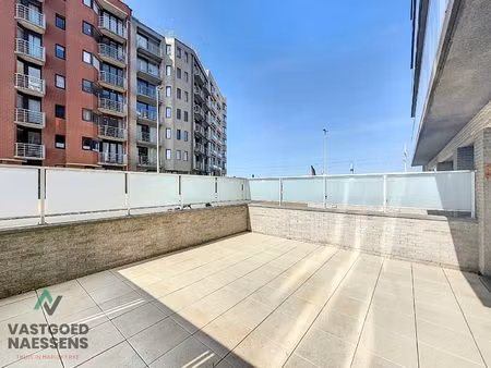 1 slpk app met 2 terrassen vlakbij zeedijk