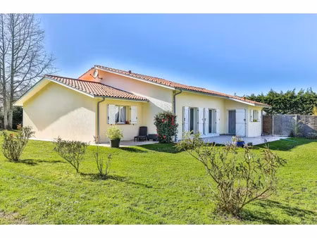 vente maison 4 pièces 155 m² à biganos (33380)  426 000 €