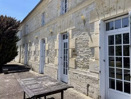grande maison charentaise de 4 chambres