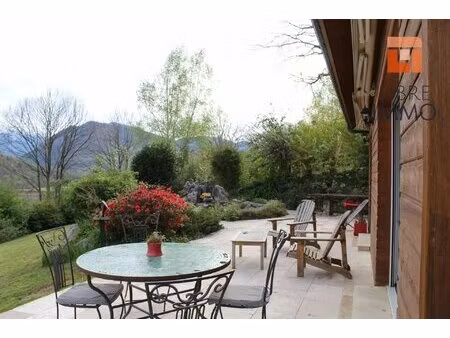 coup de coeur  maison en bois et ses dependances avec belle vue pyrenees sur une parcelle 