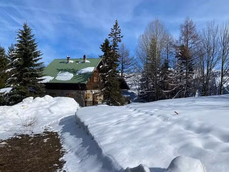 chalet 7 chambres  ski-in et à 150 m du ski-out à rénover intégralement avec vues...