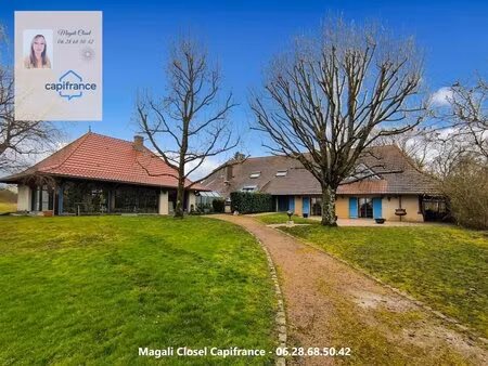 maison d'architecte 9 pièces  350 m2 env  en centre bourg