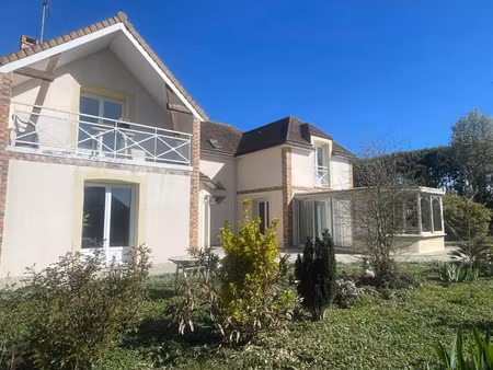 vente maison à évron (53600) : à vendre / 220m² évron