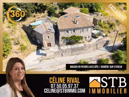 maison en pierres rénovée avec gîte  piscine et vue panoramiq