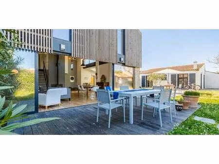 maison contemporaine en bord de mer avec jardin la brée-les-bains (17)