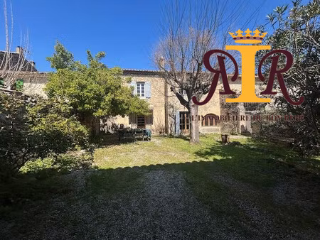 maison de hameau de caractère avec cour intérieure et cabanon