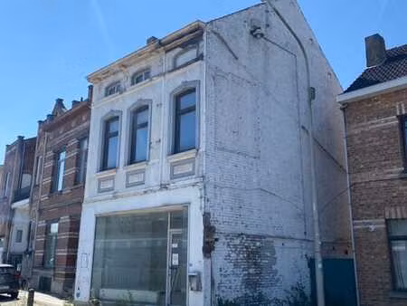 bâtiment public (ancienne maison de commerce) à rénover