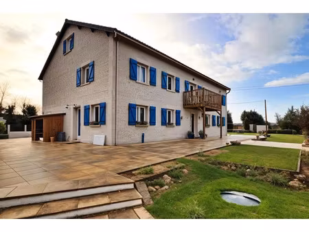 vente propriété 14 pièces 373 m² à lorignac (17240)  545 000 €