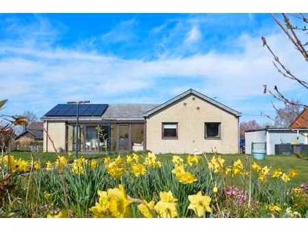 honesty vous propose cette charmante villa 4 façades à wavre