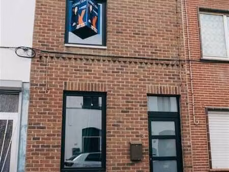 maison pratiquement située