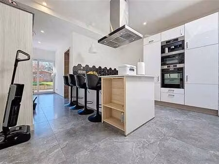 chouette maison habitable rapidement + terrasse et jardin