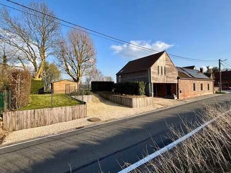 superbe maison familiale 4 façades avec vaste jardin.