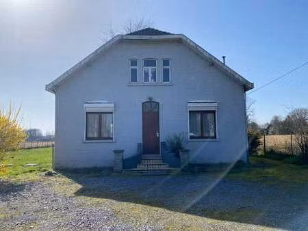 villa isolee a la campagne - garage - annexes -terrains