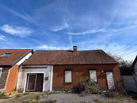 maison 2 façades avec garage à rénover totalement
