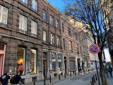 maison de ville  avec beaux volumes  actuel us.commercial