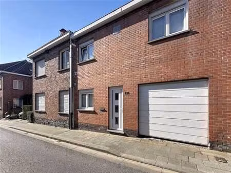 maison 4 chambres avec garage située proche de toutes les co