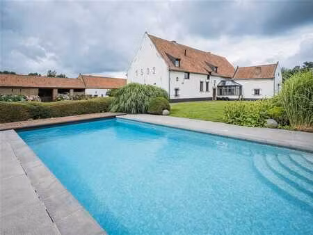 propriété unique - 10ha de prairies !