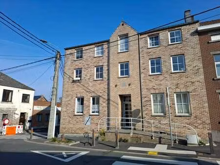 bel appartement une chambre rdc avec extérieur