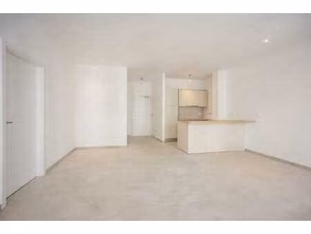 appartement 1 chambre clé sur porte