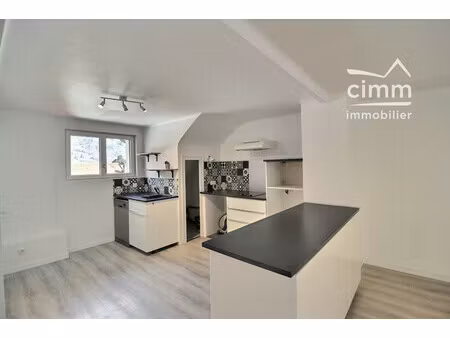 a vendre - t3 entierement rénové - centre ville