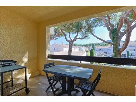 charmant t2 rénové - carré d'or des lecques