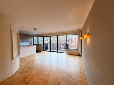 appartement 2 chambres + terrasse à la chasse