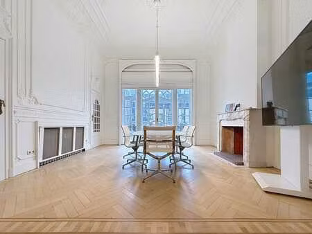 à louer – 1er étage 104 m² avec parking