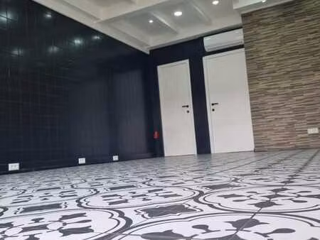 !!! pas de fond de commerce !!! - pas de porte = 3 loyers