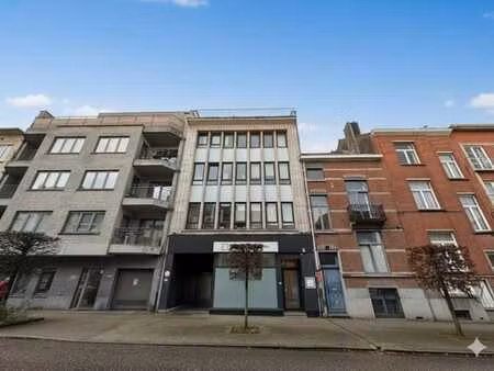 etterbeek : apt 1ch de +/- 87m² / localisation +++