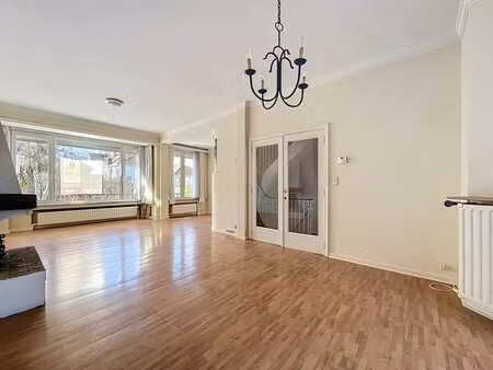 maison 3 chambres + bureau de ± 218m² avec jardin et garage