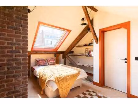 chambre dans une maison avec espace extérieur