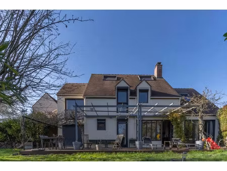 vente maison 7 pièces 160 m² à le mesnil-le-roi (78600)  950 000 €