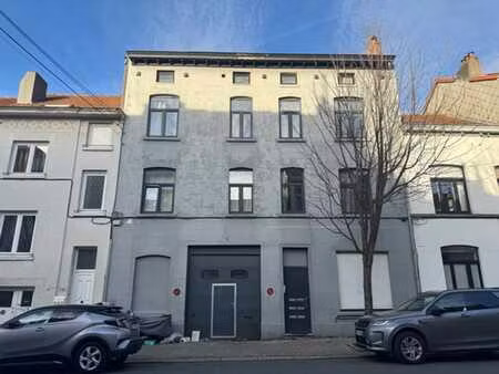 immeuble de rapport rénové en 2019  composé de 6 appartement