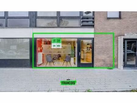rez-de-chaussée commercial à vendre dans le centre de dixmu…