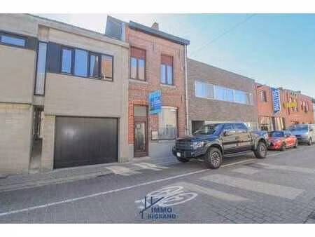 te renoveren woning met tuin en 3 slaapkamers te koop