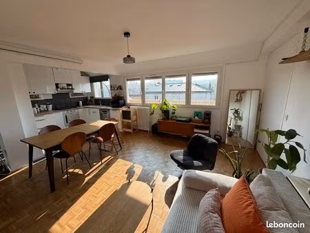 appartement spacieux et baigné de lumière à saisir