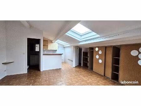 f2. saint-raphaël. centre. a l'année. vide