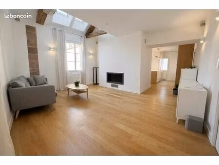 rodez hyper-centre – t4 duplex meublé de caractère 100 m²  3 ch / 3 sdb + terrasse  vue ca