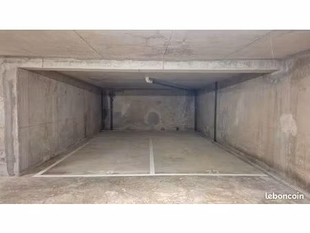 place de parking à louer