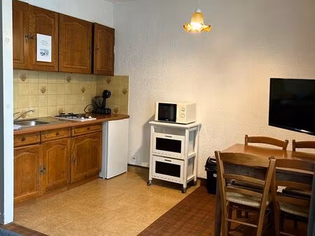 studio meublé rénové disponible de suite