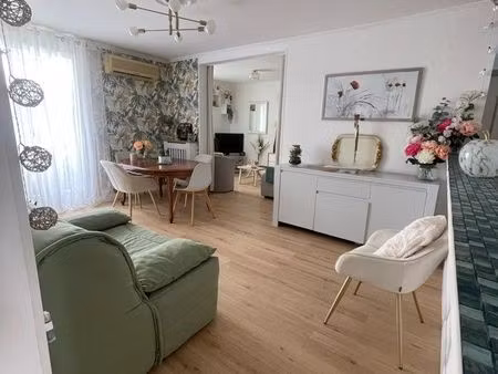 apparemment sans travaux à 10 minutes de la plage