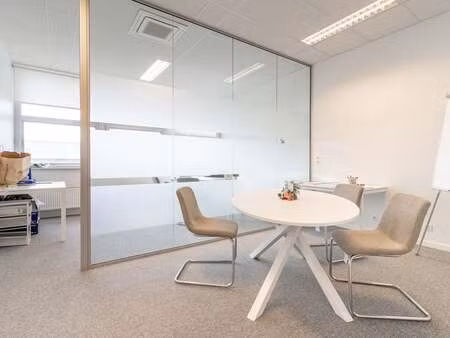 bien professionnel à louer à mont-saint-guibert € 1.300 (lmf7n) - immobilière hendrix entr