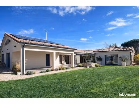 maison récente 2021 – 158 m² – 5 chambre – grand garage 74 m² – terrain 2308 m² – dpe a – 