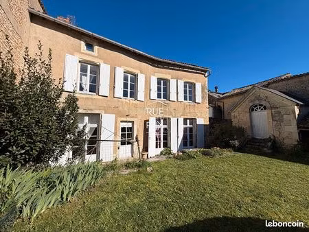 propriété 11 pièces 326 m²