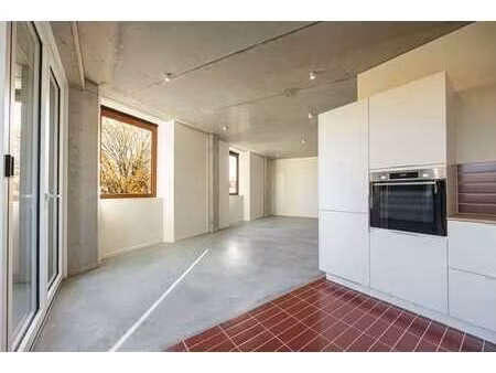 den brandt | appartement 2 chambres entièrement rénové