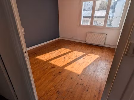 appartement f3 proximité immédiate place bellevue