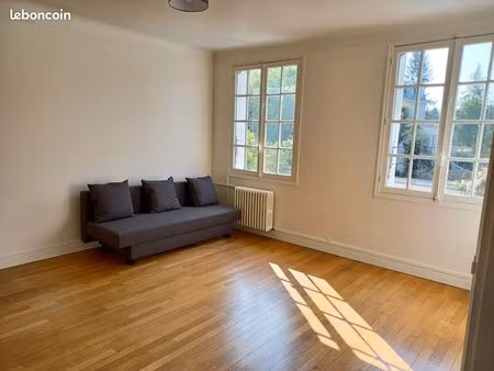 appartement - 1 pièce - 32m² - très calme - très lumineux - exposé sud - centre-ville créc