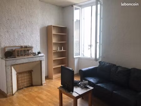 t2 47 m2 quartier st charles pour etudiant a saisir